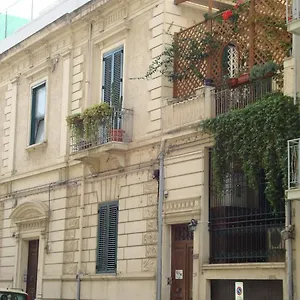 https://bnb-la-maison-des-livres.catania-hotels.net